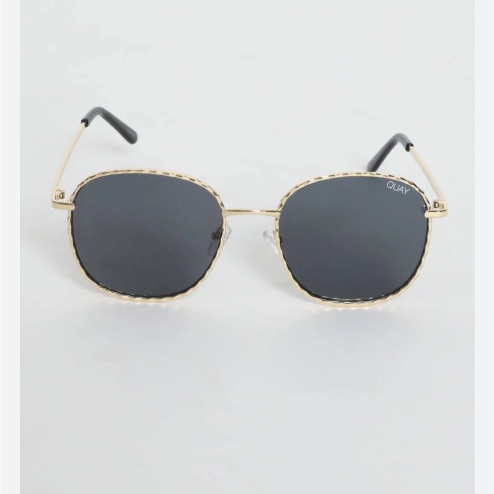 Quay Jezabell Twist Sunglasses